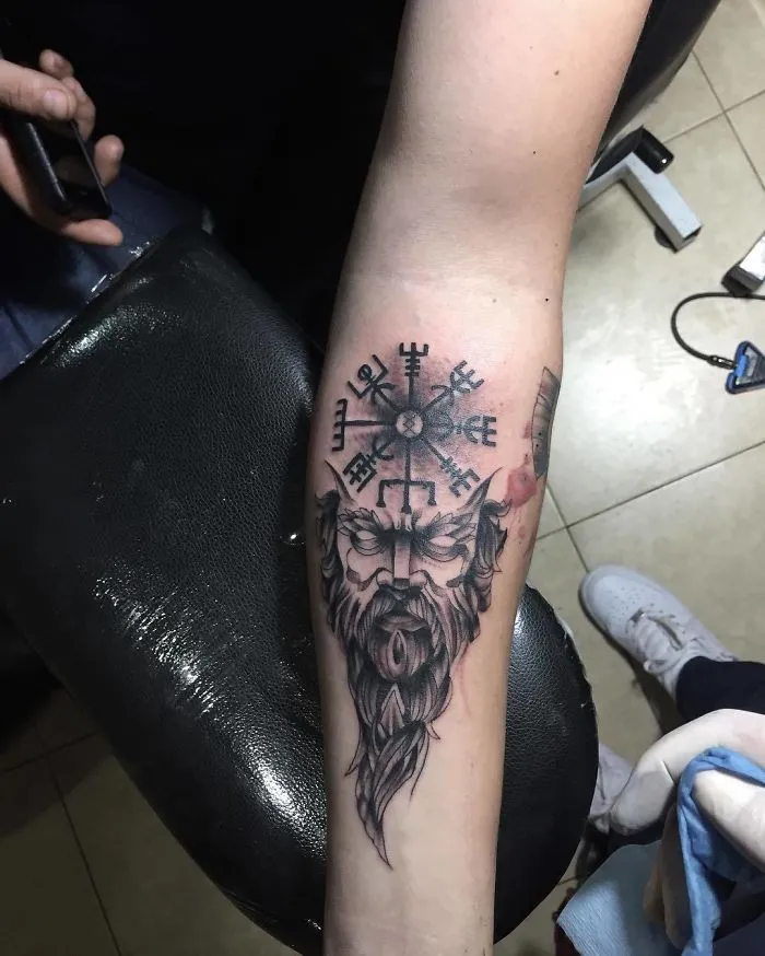 30 Tatuajes vikingos brutales