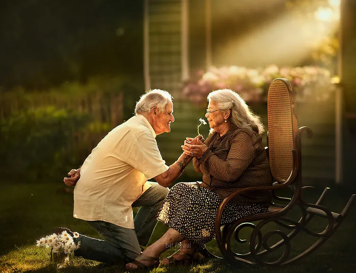 I Asked Elderly Couples To Pose For Engagement-Style Photos, And Here Is How True Love Looks