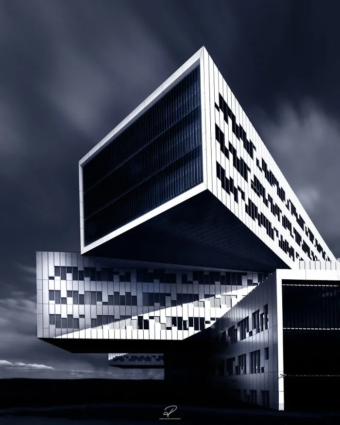 I Look For Stillness In A Busy World And Here Are My 14 Architectural Photos