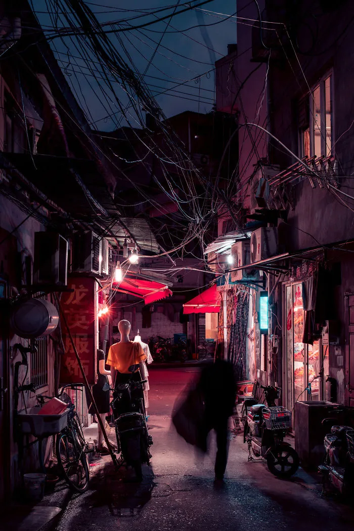 “Shikumen” Lane Houses Are Being Torn Down Across Shanghai, And I Wanted To Capture These Historic Streets Before It Was Too Late (22 Pics)