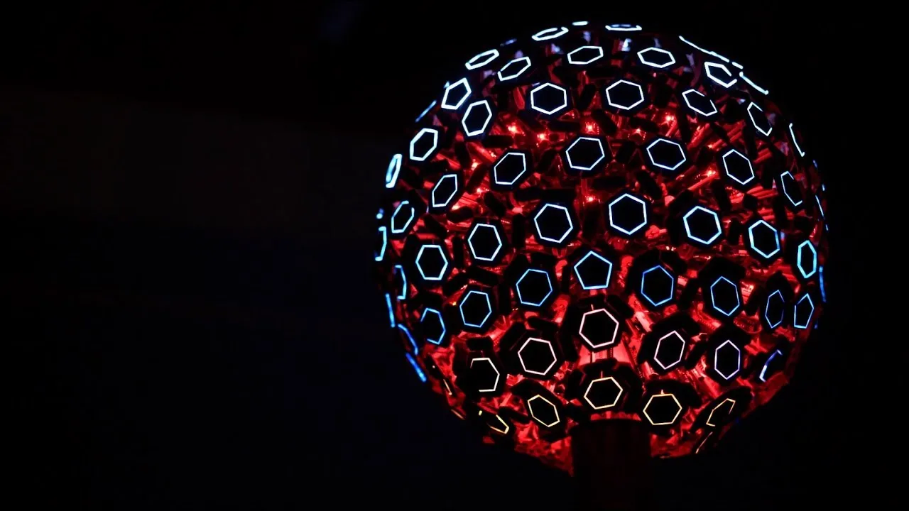 Morph - Exploring The Boundaries Between Art & Robotics