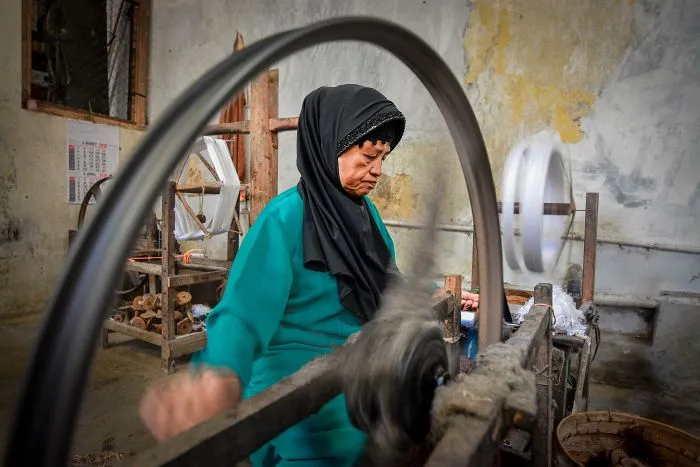 Weaving A Thread