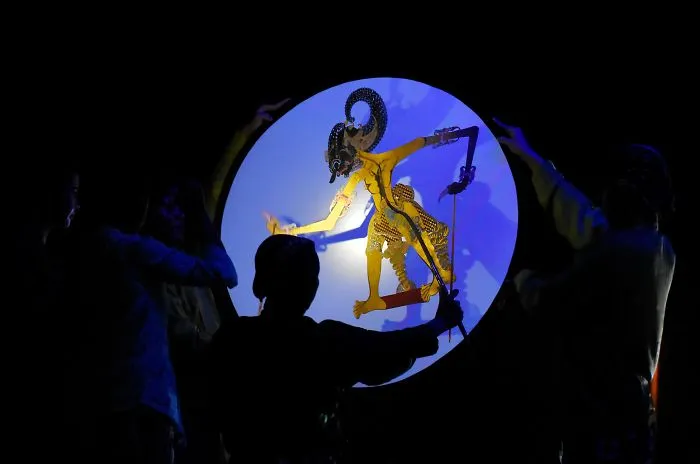 Yellow Puppet
