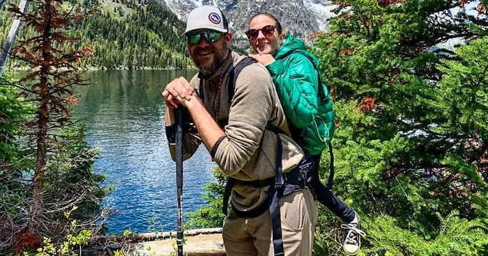 Woman Who Cannot Walk Forms A Duo With A Blind Man So They Could Go Hiking Together: 'He's The Legs, I'm The Eyes'