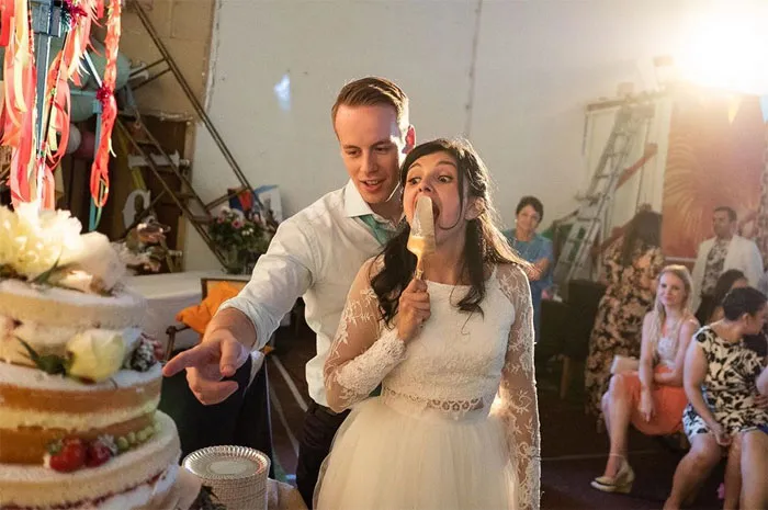 'Not A Wedding Photographer' Captures The Chaos Of People's Special Day (30 Funny Pics)