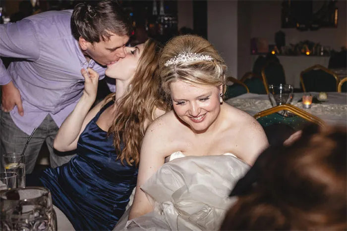 "No soy fotógrafo de bodas" capta el caos del día especial de la gente (30 fotos divertidas)