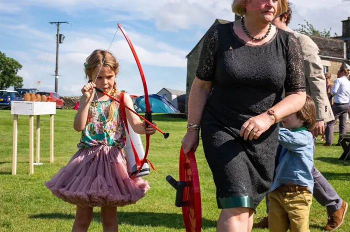 'Not A Wedding Photographer' Captures The Chaos Of People's Special Day (30 Funny Pics)