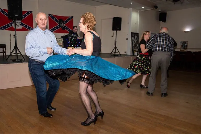 'Not A Wedding Photographer' Captures The Chaos Of People's Special Day (30 Funny Pics)