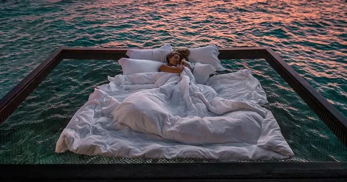 This Resort Is Offering You The Chance To Sleep Under The Stars And Over The Ocean For $400 A Night On A Net