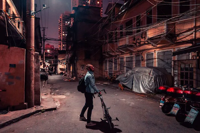 “Shikumen” Lane Houses Are Being Torn Down Across Shanghai, And I Wanted To Capture These Historic Streets Before It Was Too Late (22 Pics)