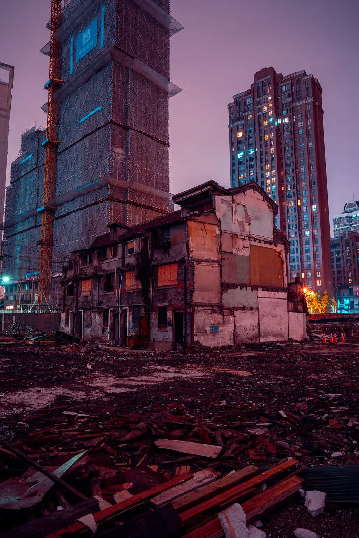 “Shikumen” Lane Houses Are Being Torn Down Across Shanghai, And I Wanted To Capture These Historic Streets Before It Was Too Late (22 Pics)
