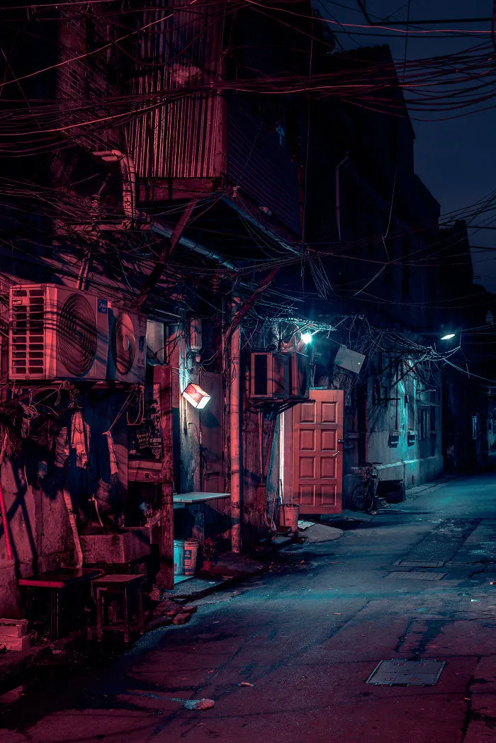 “Shikumen” Lane Houses Are Being Torn Down Across Shanghai, And I Wanted To Capture These Historic Streets Before It Was Too Late (22 Pics)