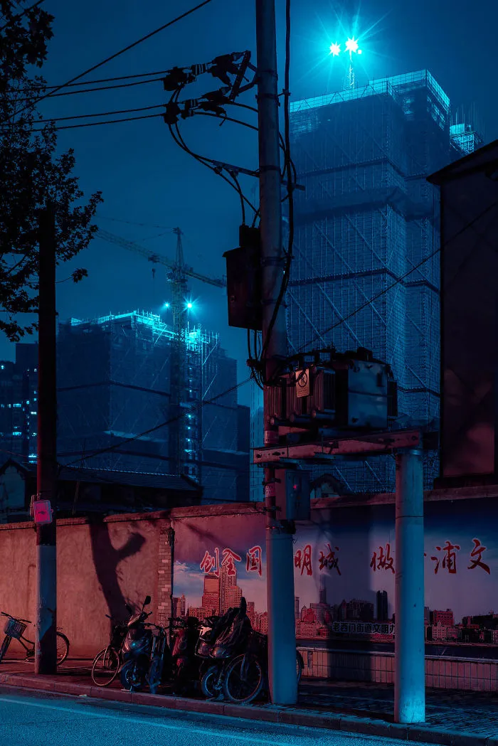 “Shikumen” Lane Houses Are Being Torn Down Across Shanghai, And I Wanted To Capture These Historic Streets Before It Was Too Late (22 Pics)