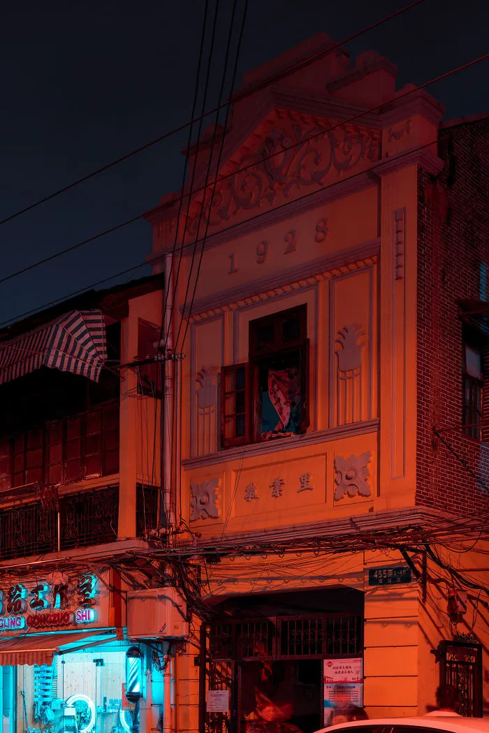 “Shikumen” Lane Houses Are Being Torn Down Across Shanghai, And I Wanted To Capture These Historic Streets Before It Was Too Late (22 Pics)
