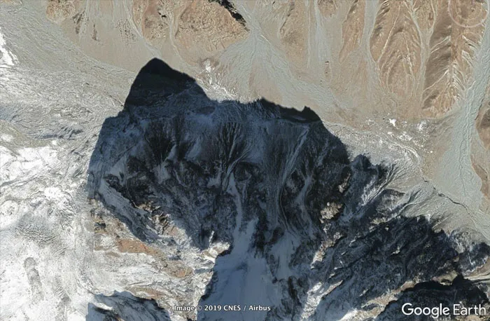 Guy Searches For Interesting Things On Google Earth And Here's 30 Of His Best Finds