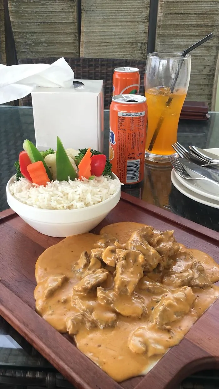 Curry sobre una tabla de cortar