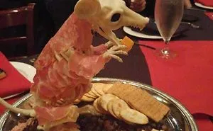30 Times People Would've Rather Got Plates And Glasses Instead Of These Disasters