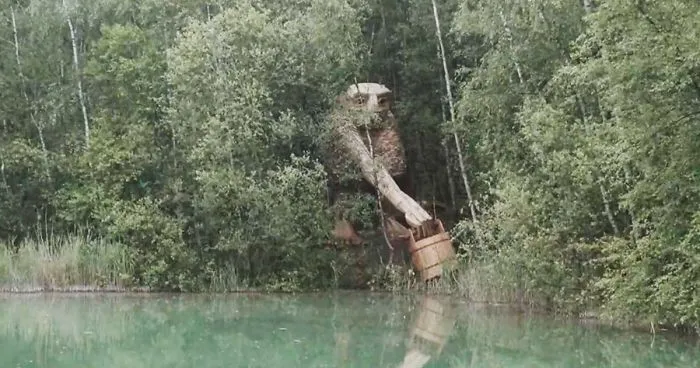 Hago gigantes de madera y los escondo en los bosques de Bélgica