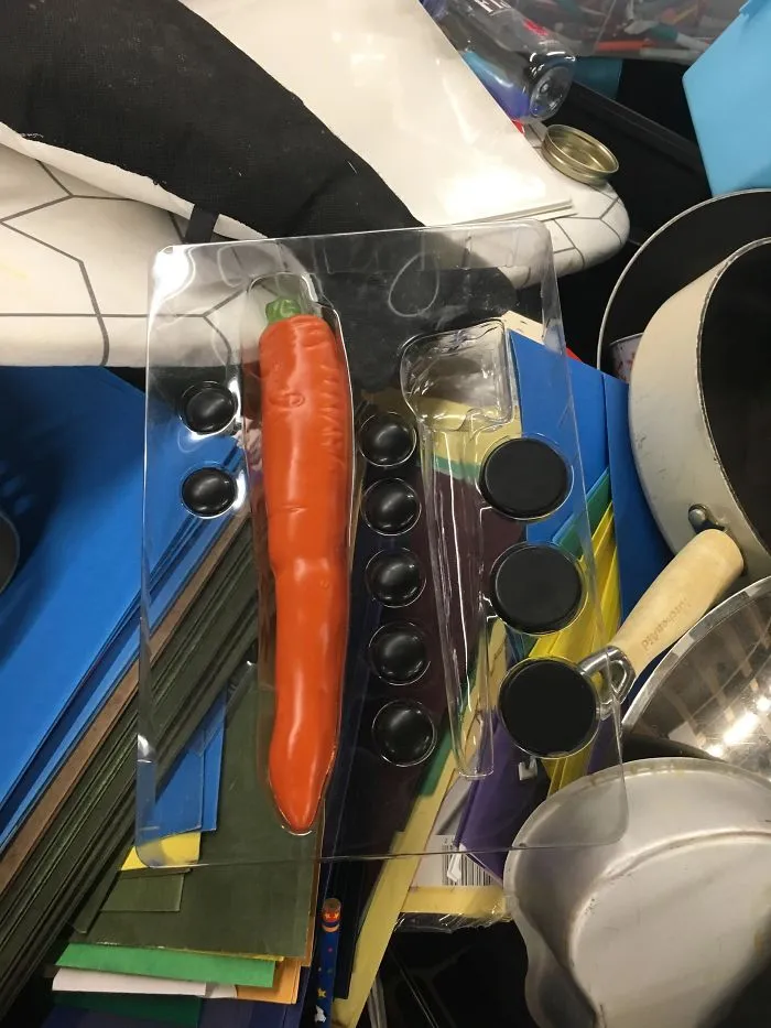 Looks Suspicious But Has Several Interchangeable Sized Tips And Appears To Have A Purpose. What Is This For?