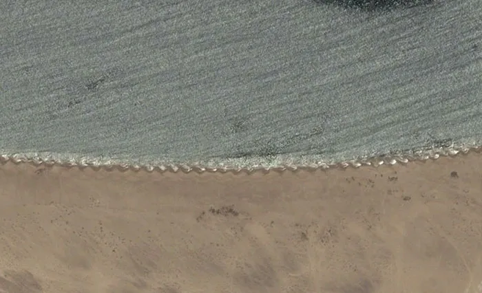 Guy Searches For Interesting Things On Google Earth And Here's 30 Of His Best Finds