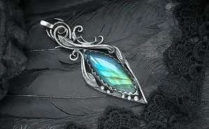 The Stunning Pendant In An Elven Floral Style With A Bright Labradorite