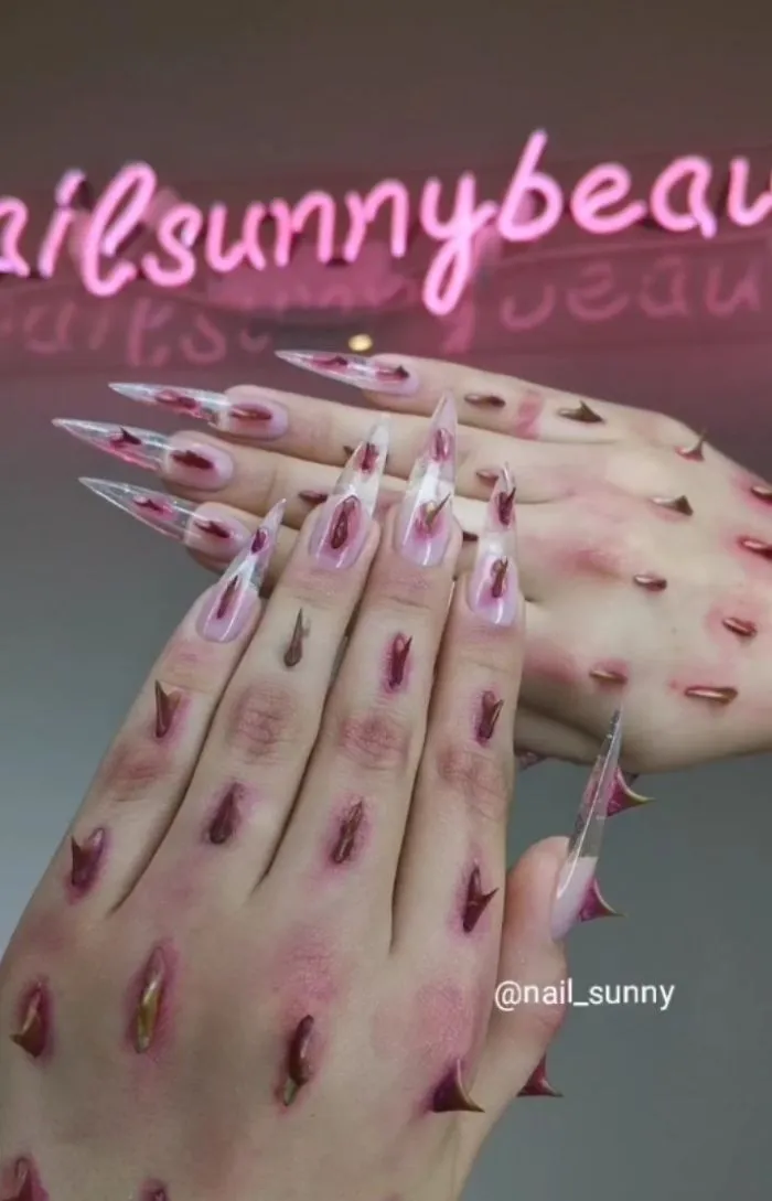 Thorn Nails