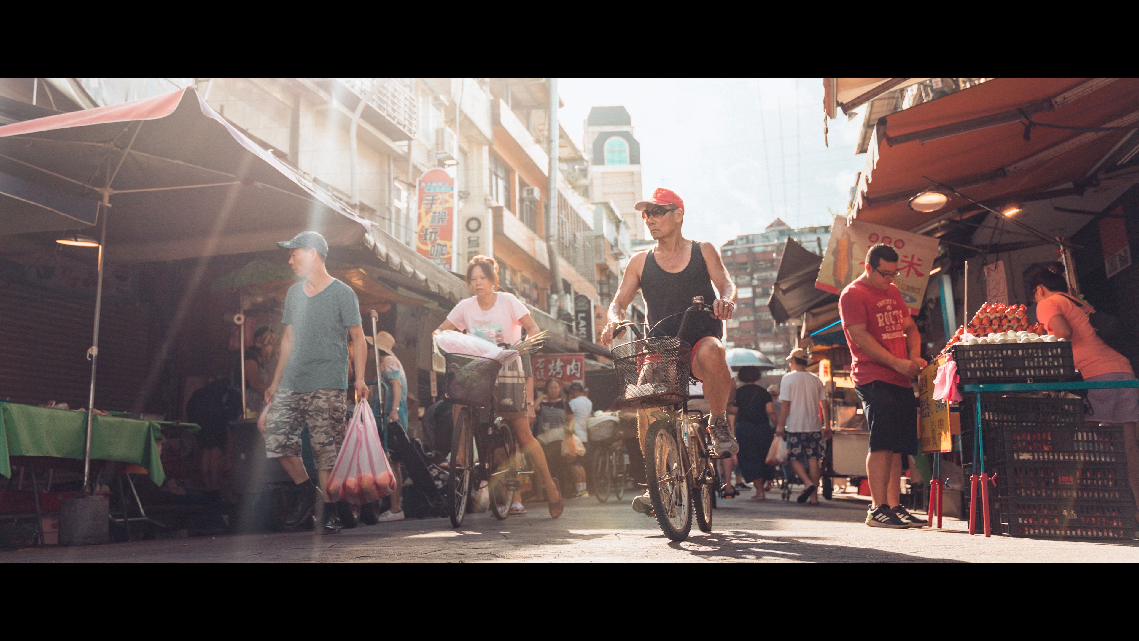 I Captured Taipei, Taiwan Like It's Straight Out Of A Movie