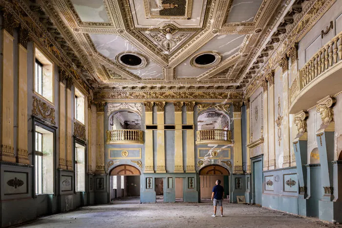 A Self-Portrait Inside That Entertainment Hall In Tbilisi