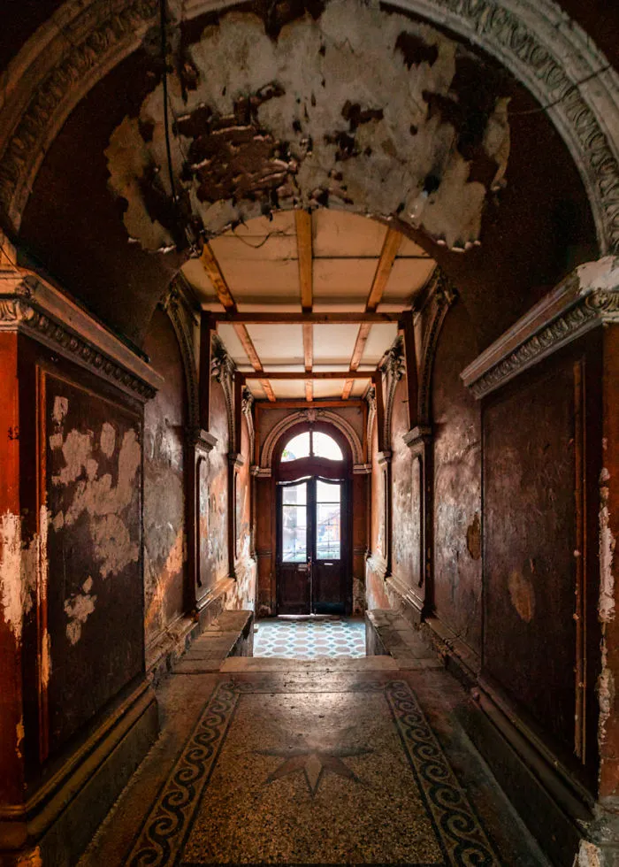 Red Lines - Close To Sunset Whilst I Photographed This Beautiful Entrance Hall
