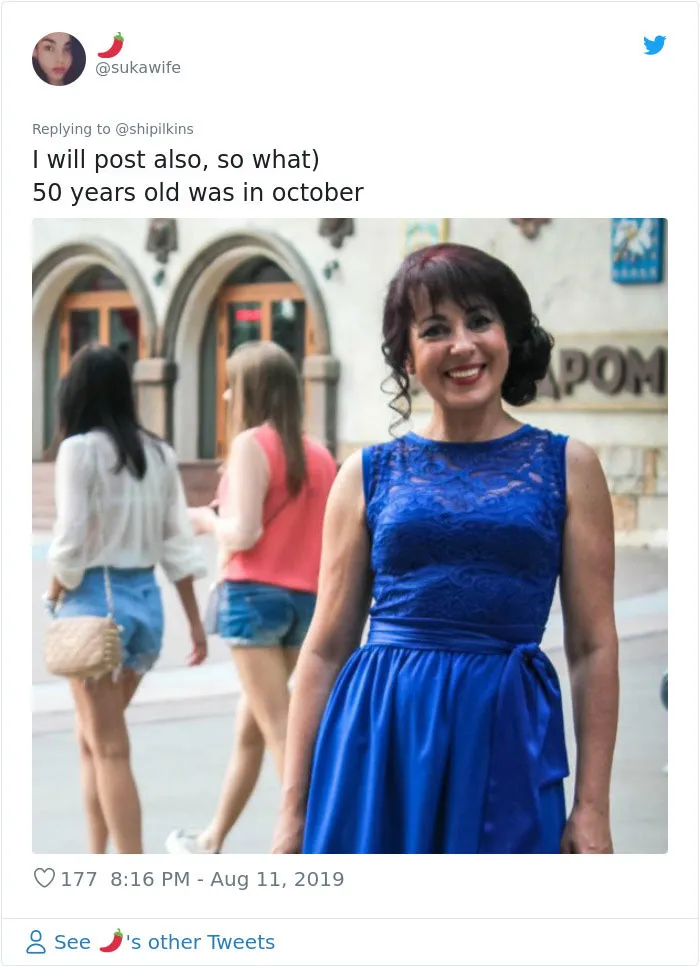 Daughter Brags About How Good Her Mom Looks, Accidentally Starts A Viral Thread (33 Pics)