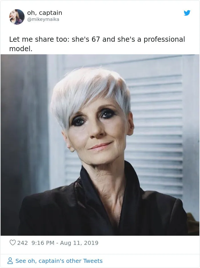 Daughter Brags About How Good Her Mom Looks, Accidentally Starts A Viral Thread (33 Pics)