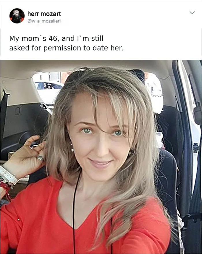Esta hija presume de lo guapa que es su madre y da comienzo sin querer a un hilo viral (33 imágenes)