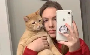 17-Year-Old Makes Hilarious TikTok Video Of Her Cat Dancing To “Mr. Sandman” And 1.5 Million People Love It
