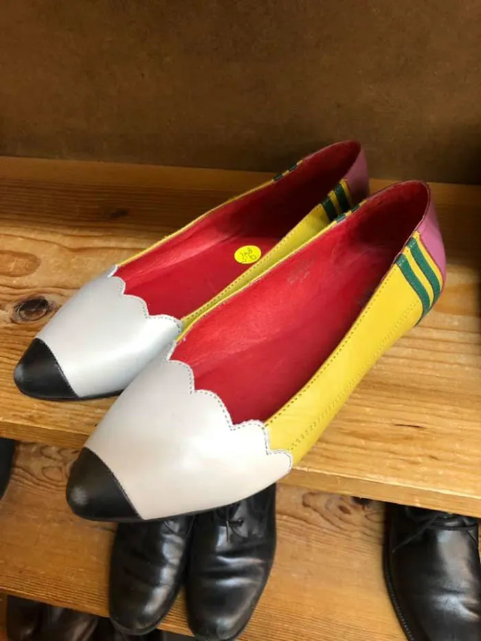 Espero que alguna profesora encuentre estos zapatos