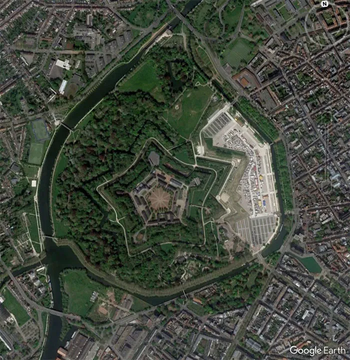Este hombre comparte 30 de sus descubrimientos más interesantes en Google Earth (Nuevas imágenes)