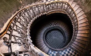 16 Photos I Took While Exploring Abandoned Places In Tbilisi