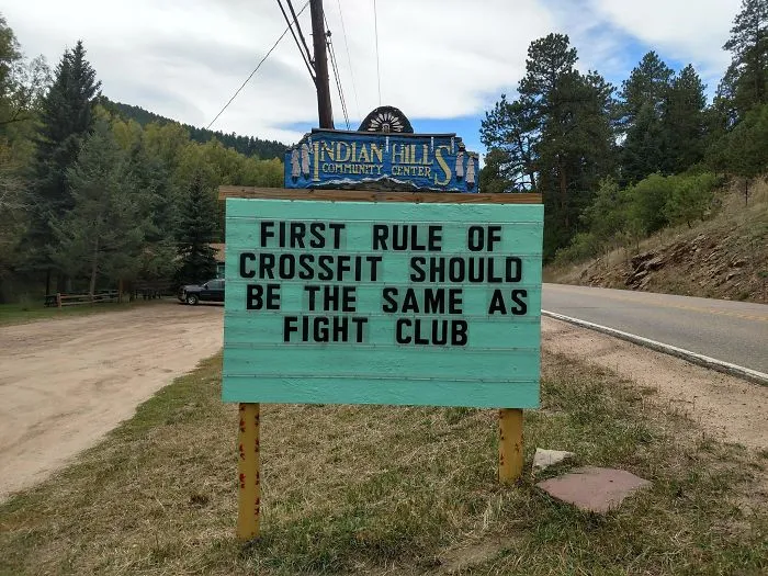 Someone In Colorado Is Putting Out The Funniest Signs Ever, And The Puns Are Priceless (New Pics)