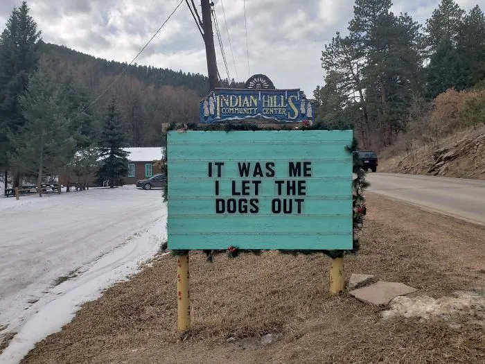 Someone In Colorado Is Putting Out The Funniest Signs Ever, And The Puns Are Priceless (New Pics)