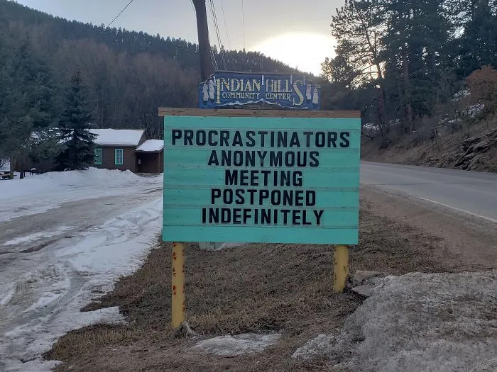 Someone In Colorado Is Putting Out The Funniest Signs Ever, And The Puns Are Priceless (New Pics)