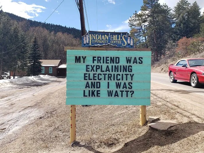 Someone In Colorado Is Putting Out The Funniest Signs Ever, And The Puns Are Priceless (New Pics)