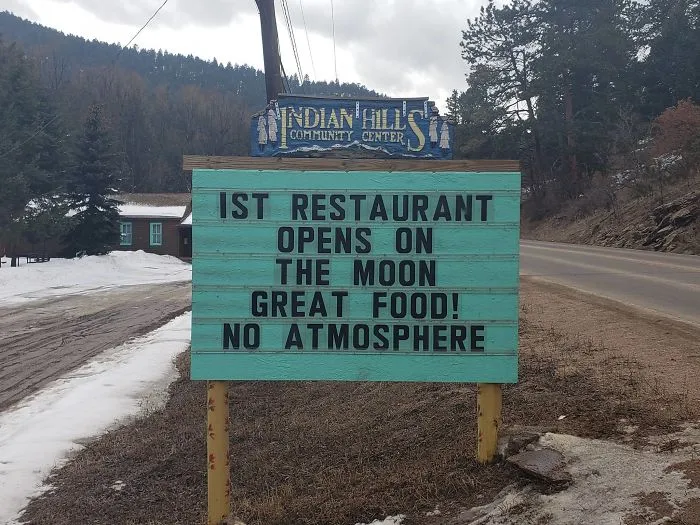 Someone In Colorado Is Putting Out The Funniest Signs Ever, And The Puns Are Priceless (New Pics)