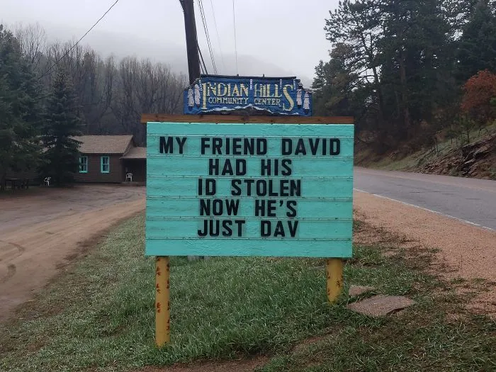 Someone In Colorado Is Putting Out The Funniest Signs Ever, And The Puns Are Priceless (New Pics)