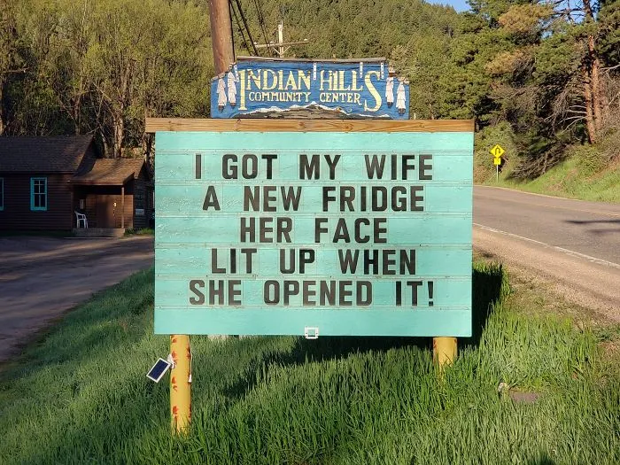Someone In Colorado Is Putting Out The Funniest Signs Ever, And The Puns Are Priceless (New Pics)