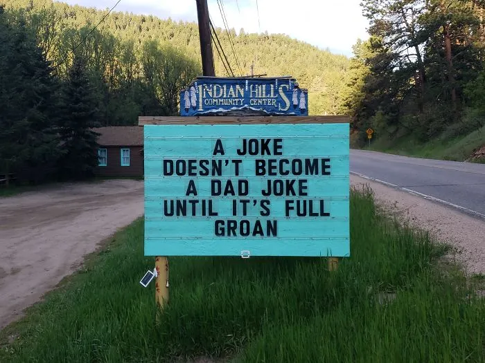 Someone In Colorado Is Putting Out The Funniest Signs Ever, And The Puns Are Priceless (New Pics)