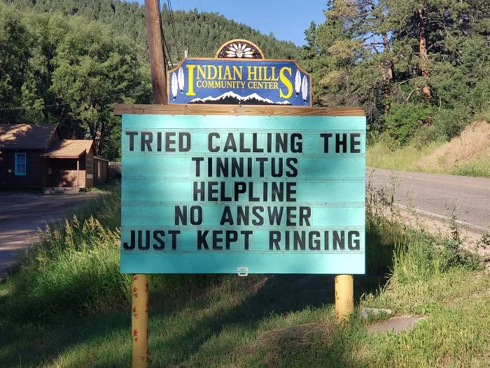 Someone In Colorado Is Putting Out The Funniest Signs Ever, And The Puns Are Priceless (New Pics)