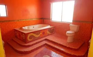 Real Estate Agent Posts 25 Of The Worst Home Design Finds By Her Fellow Agents