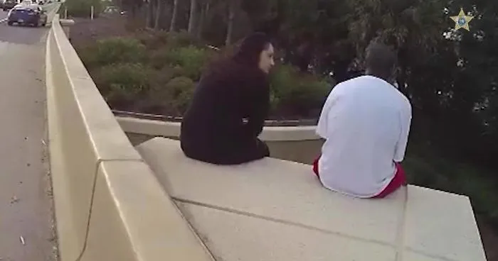 This Woman Talks Man Out Of Jumping Off A Bridge By Quoting Linkin Park Lyrics