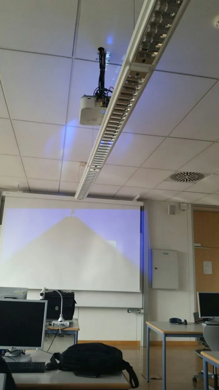 Acabande instalar un proyector nuevo