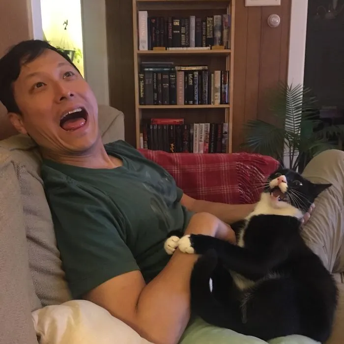 My Boyfriend And My Cat Have A Special Bond. I Feel Like The Third Wheel
