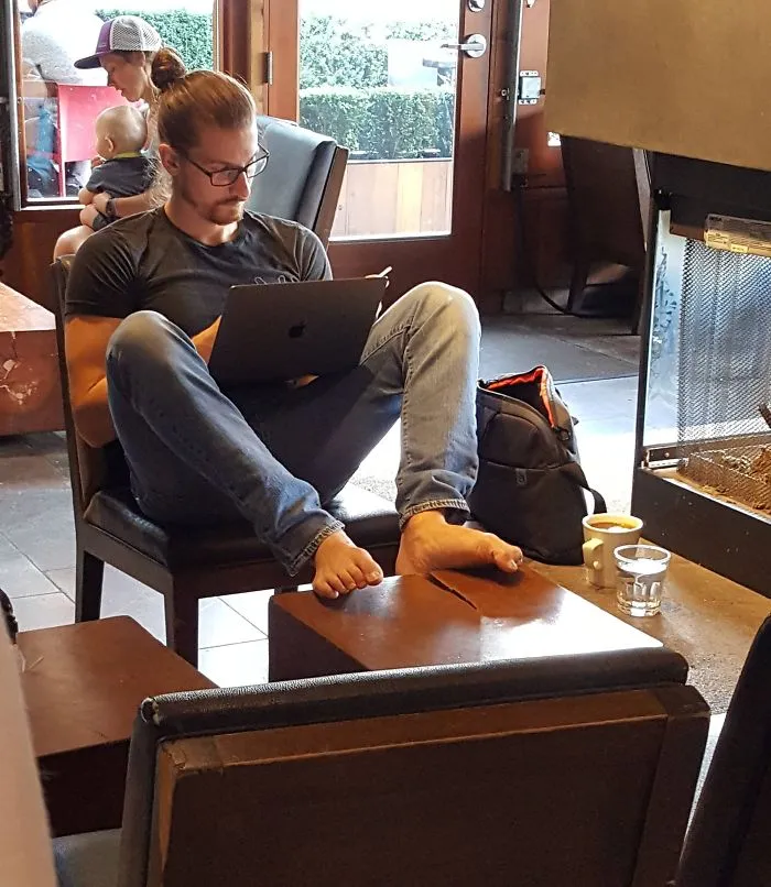 De relax en la cafetería